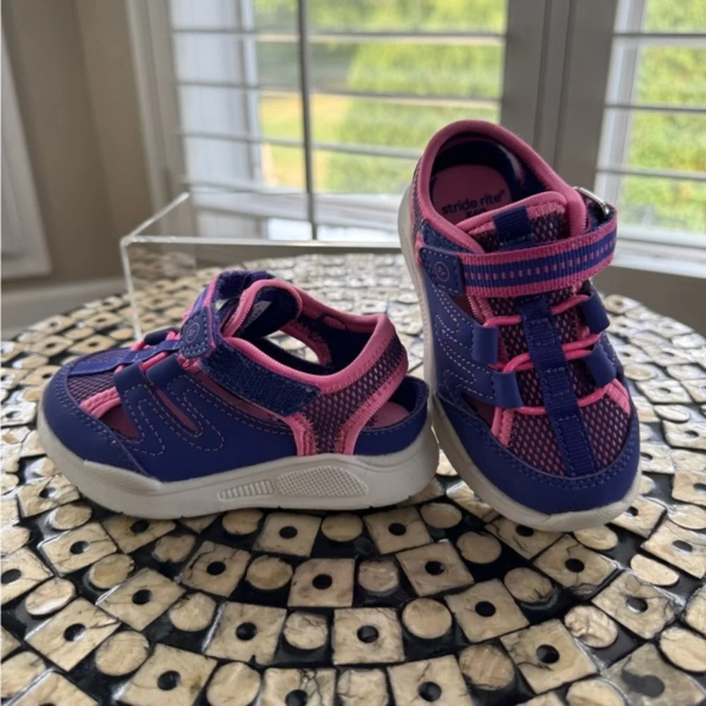 Stride Rite 360 Flynn Sneaker Sandal Size 6M Purple and Pink